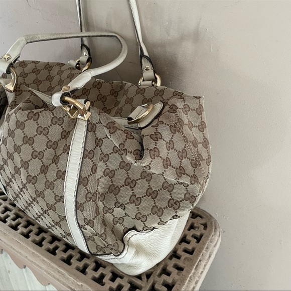 ORIGINAL GUCCI BAG! Reposhing!!ORIGINAL PRINT Good find great logos - Picture 3 of 12